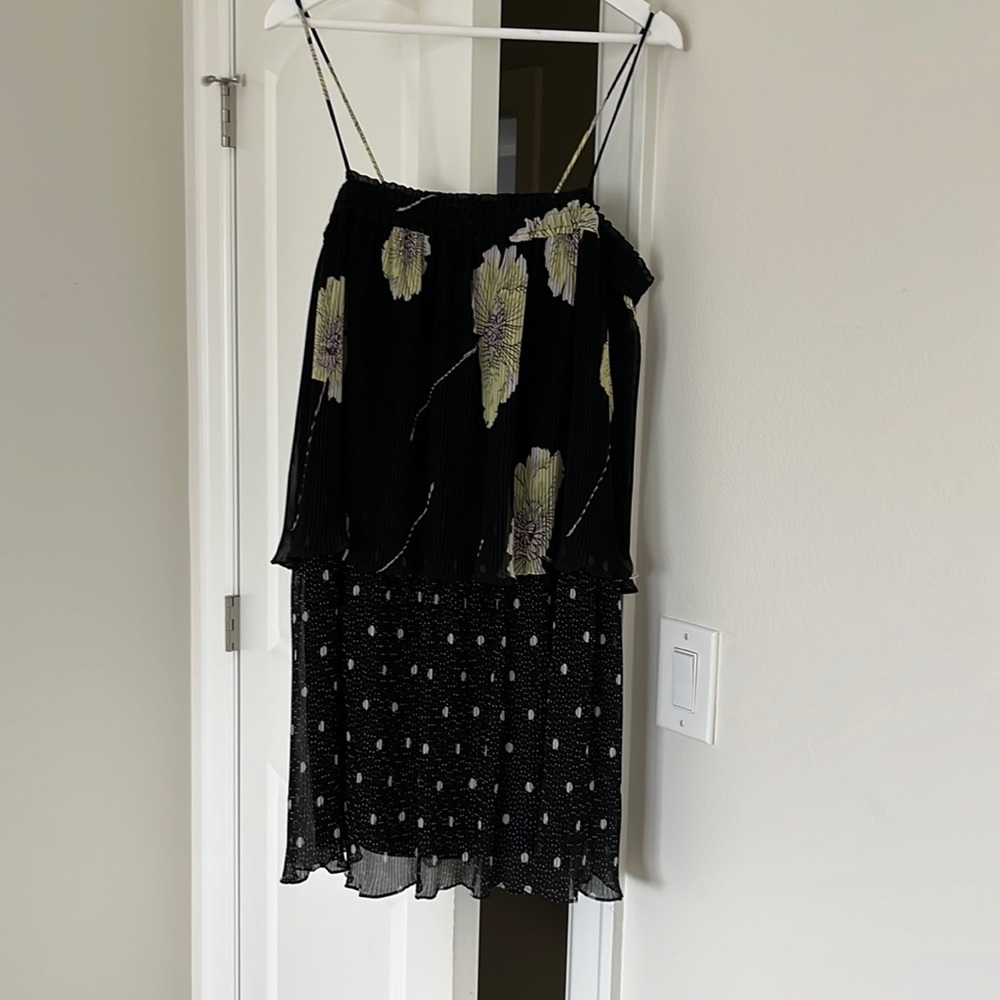 Cute little summer dress. 1. State brand